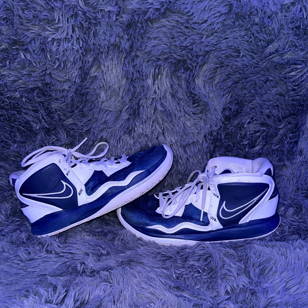 Nike Kyrie Infinity TB Basketball Shoe